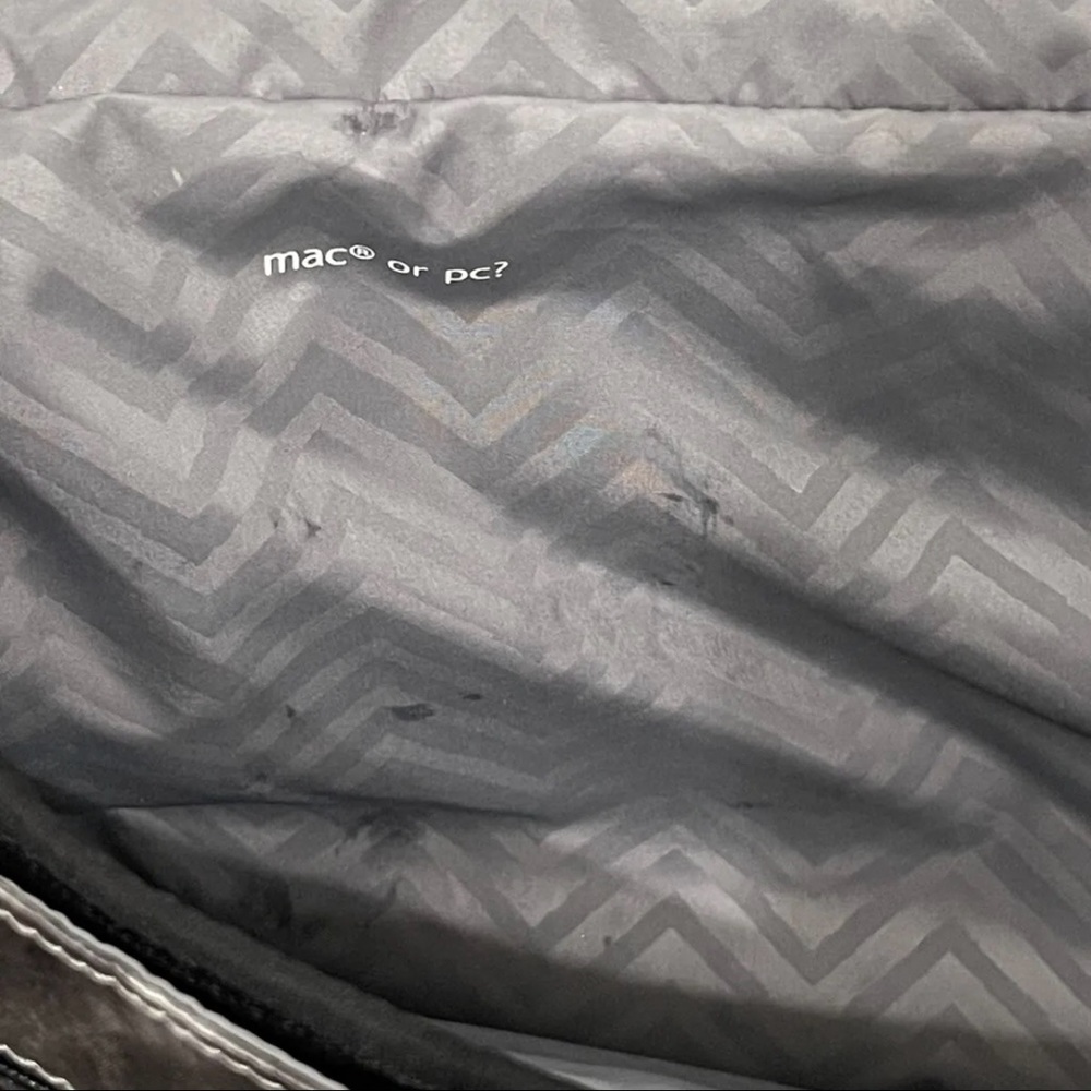 lululemon athletica Black and Gray Travel Duffel - Picture 7 of 12